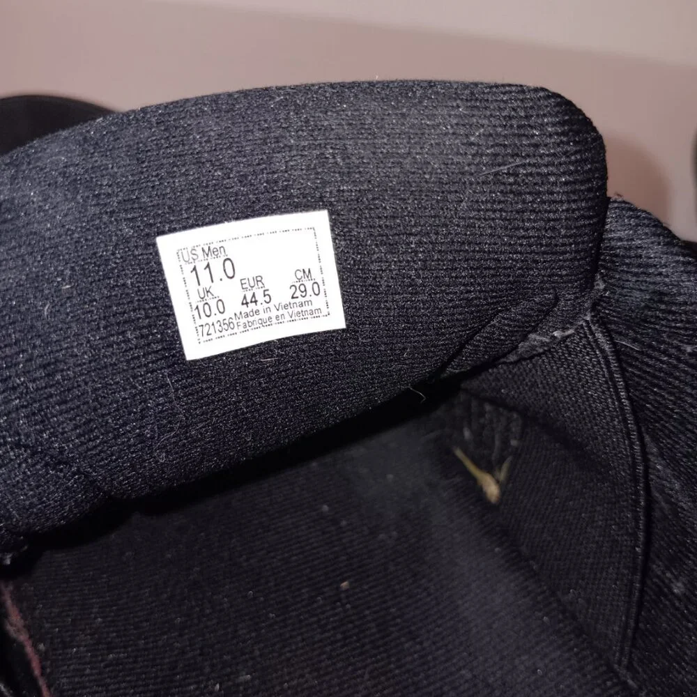 VANS LACE UP CANVAS SNEAKERS